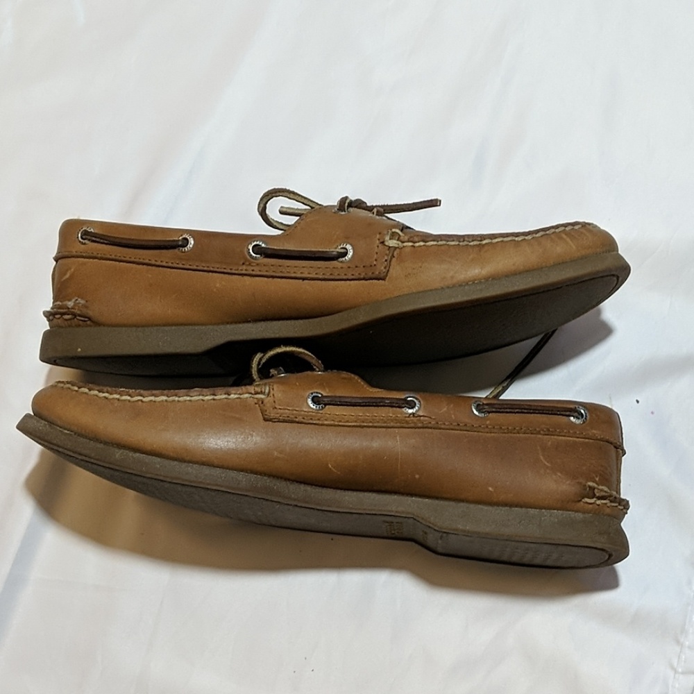 Nearly New Tan Leather Sperry Topsiders